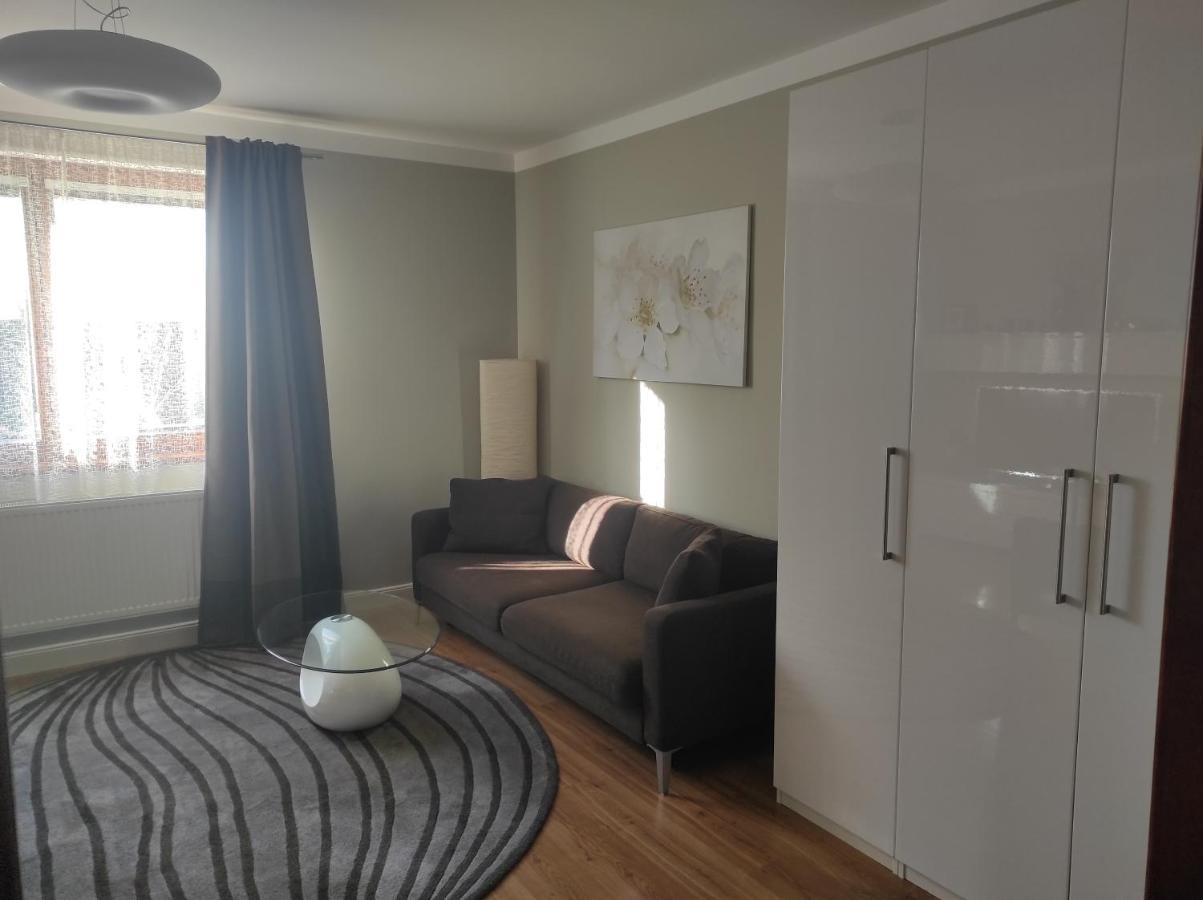 Domo Apartment Středokluky Zewnętrze zdjęcie
